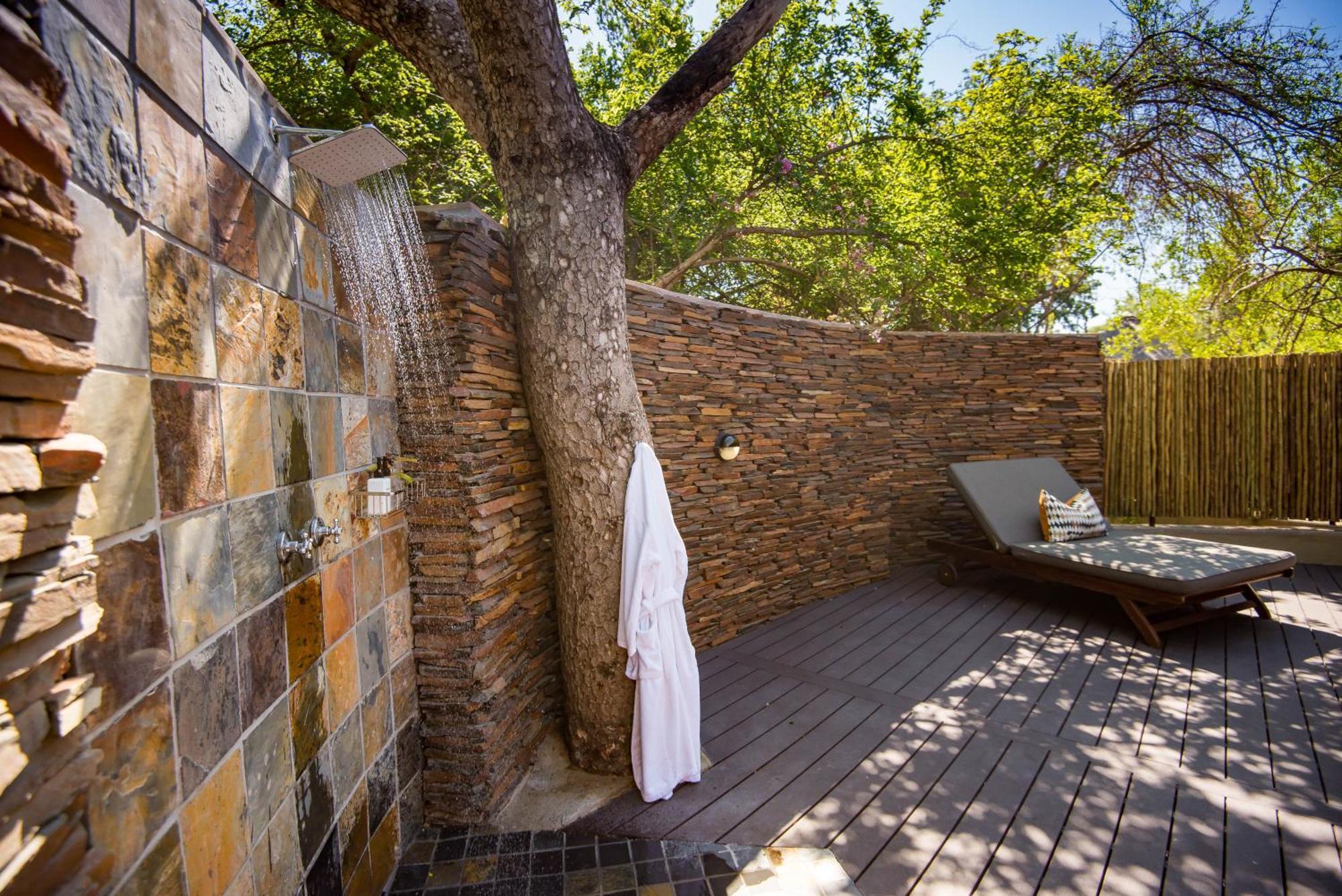 Inyati Game Lodge *